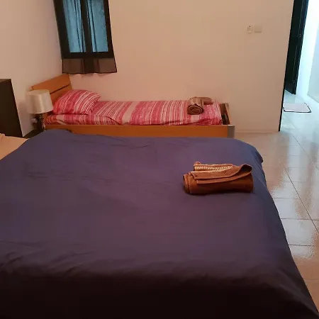 4 Bedrooms House At 15 Minutes To Paceville Lägenhet *
