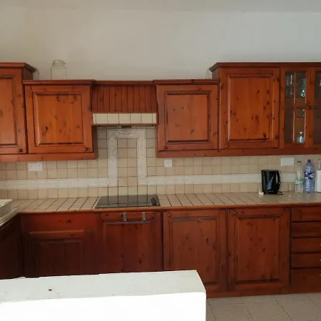 4 Bedrooms House At 15 Minutes To Paceville Lägenhet *