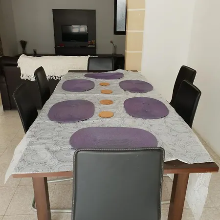 4 Bedrooms House At 15 Minutes To Paceville דירה Saint Julian's