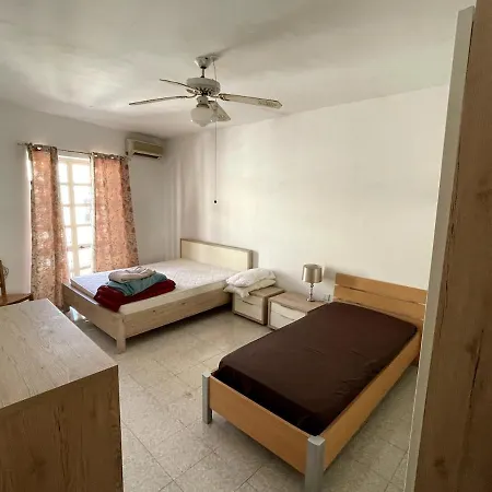 4 Bedrooms House At 15 Minutes To Paceville Saint Julian's