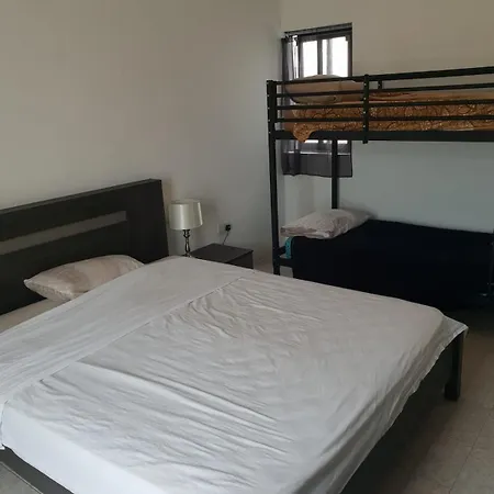 4 Bedrooms House At 15 Minutes To Paceville דירה *