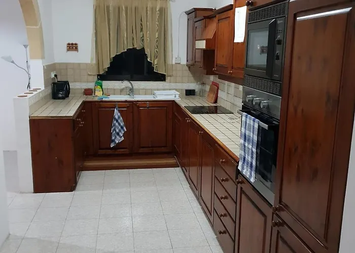 Apartment 4 Bedrooms House At 15 Minutes To Paceville Saint Julian's