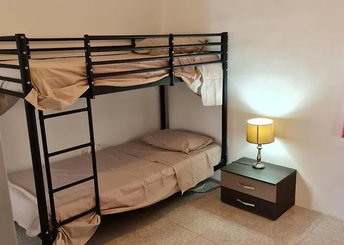 Apartment 4 Bedrooms House At 15 Minutes To Paceville *