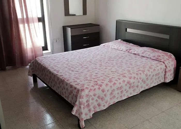 4 Bedrooms House At 15 Minutes To Paceville Apartment Saint Julian's