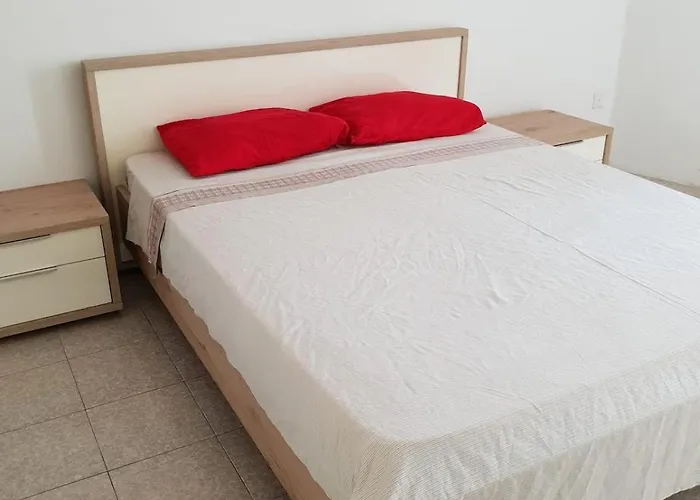 Apartment 4 Bedrooms House At 15 Minutes To Paceville